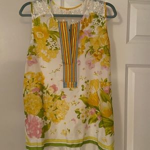 Tiny printed sleeveless top.